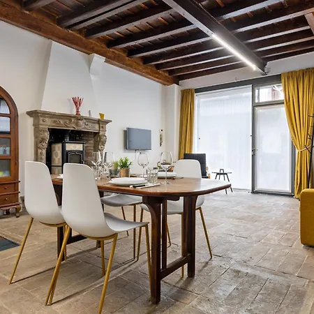 Charme Antico Tra Pietra E Legno In Area Pedonale Apartment *