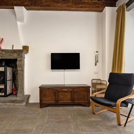 Charme Antico Tra Pietra E Legno In Area Pedonale Apartment *